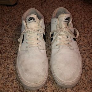 HIGH TOP NIKE SKATEBOARDING SHOES!!!!